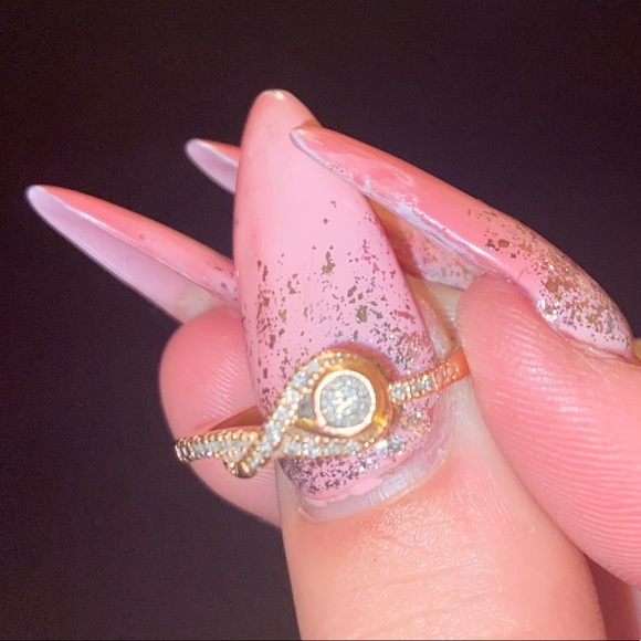 Gold engagement ring - Picture 7 of 8